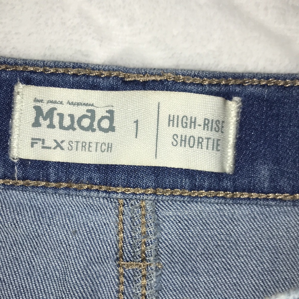 Mudd size 1 high rise Shorty shorts - Picture 2 of 4